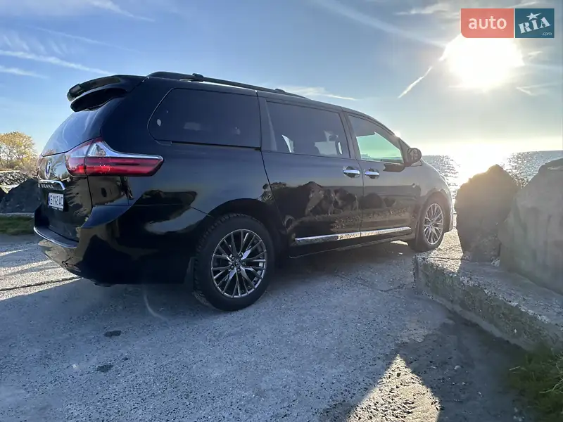 Toyota Sienna