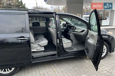 Минивэн Toyota Sienna 2017 в Днепре