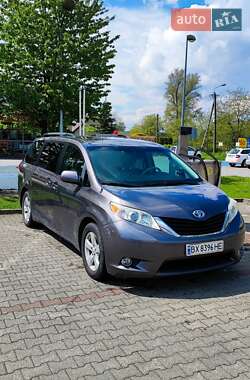 Минивэн Toyota Sienna 2012 в Хмельницком