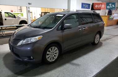 Toyota Sienna 2015