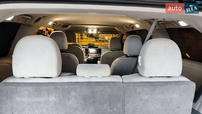 Мінівен Toyota Sienna 2010 в Вінниці