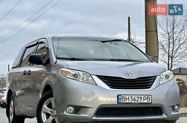 Мінівен Toyota Sienna 2012 в Одесі