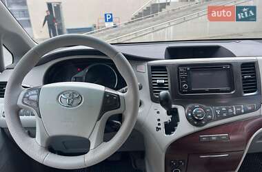 Минивэн Toyota Sienna 2012 в Одессе