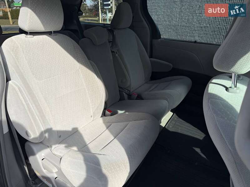 Минивэн Toyota Sienna 2018 в Луцке