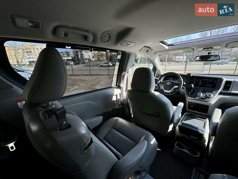 Мінівен Toyota Sienna 2015 в Вінниці
