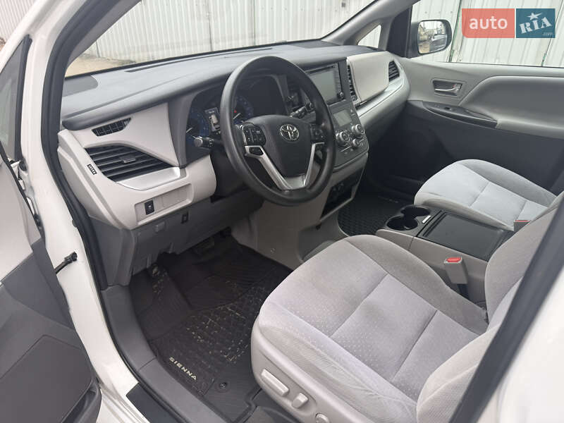 Минивэн Toyota Sienna 2019 в Хмельницком