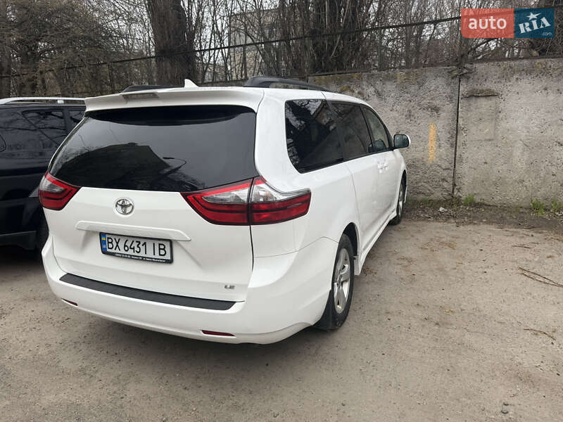 Минивэн Toyota Sienna 2019 в Хмельницком