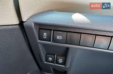 Мінівен Toyota Sienna 2021 в 