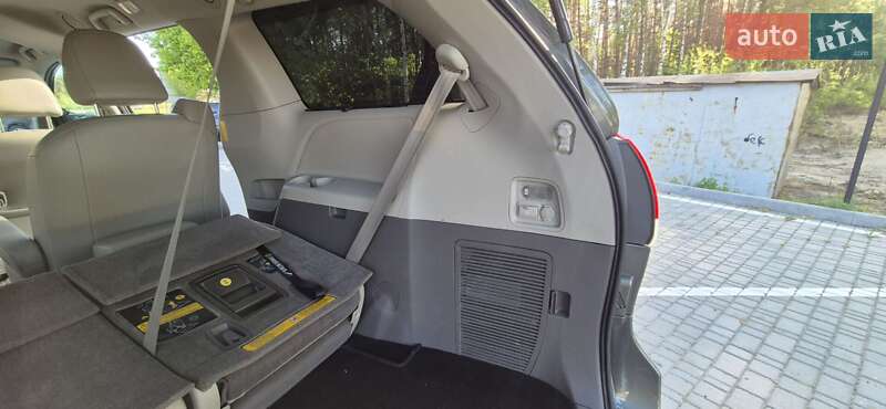Мінівен Toyota Sienna 2013 в Києві