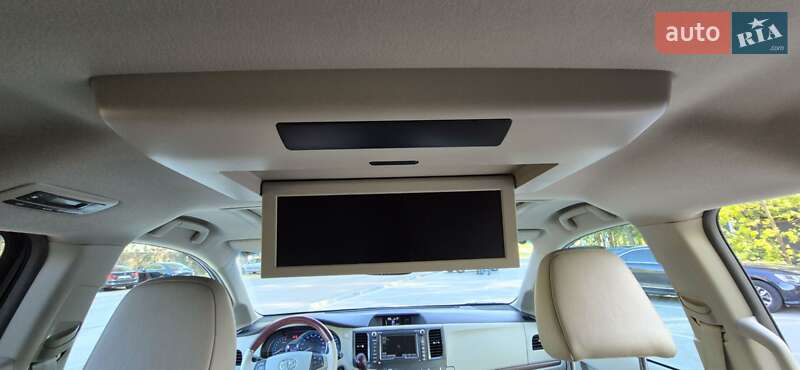 Мінівен Toyota Sienna 2013 в Києві