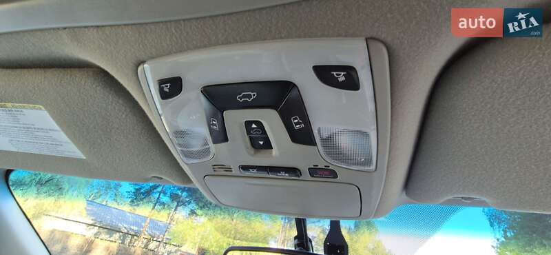 Мінівен Toyota Sienna 2013 в Києві