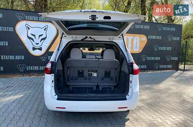 Мінівен Toyota Sienna 2019 в 