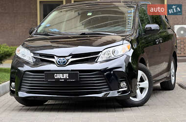 Минивэн Toyota Sienna 2019 в Одессе