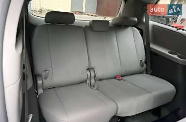 Минивэн Toyota Sienna 2017 в 