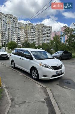 Мінівен Toyota Sienna 2016 в Києві
