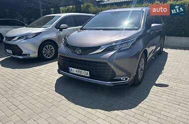Минивэн Toyota Sienna 2023 в 