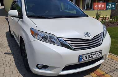 Минивэн Toyota Sienna 2015 в Львове