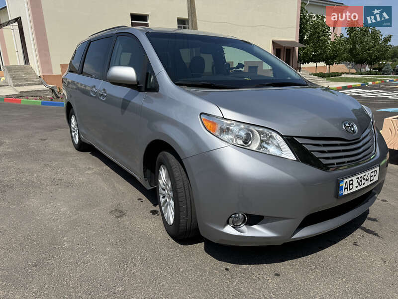 Минивэн Toyota Sienna 2014 в Виннице
