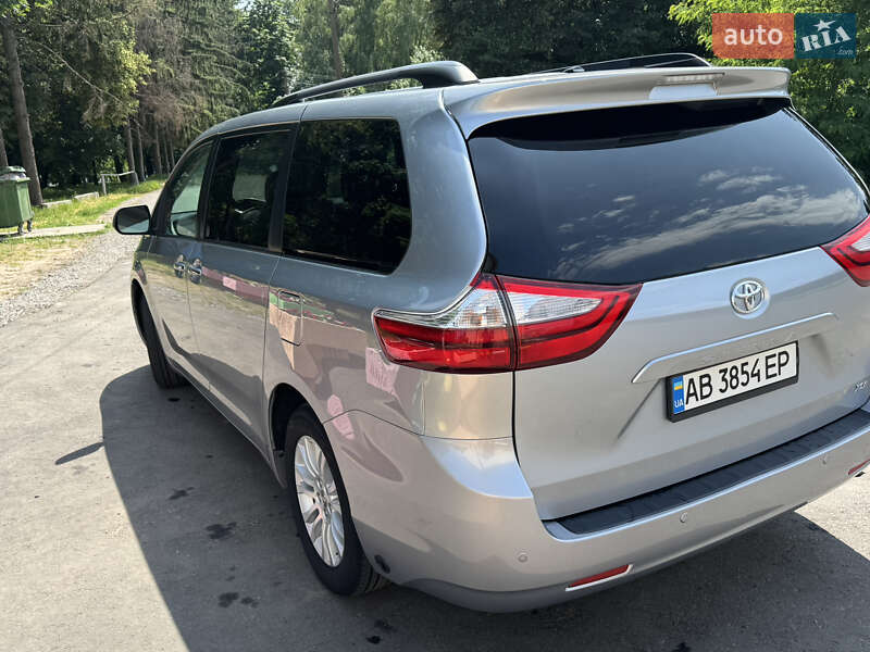 Минивэн Toyota Sienna 2014 в Виннице