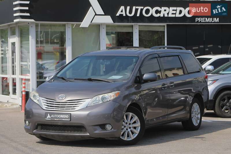 Toyota Sienna 2010