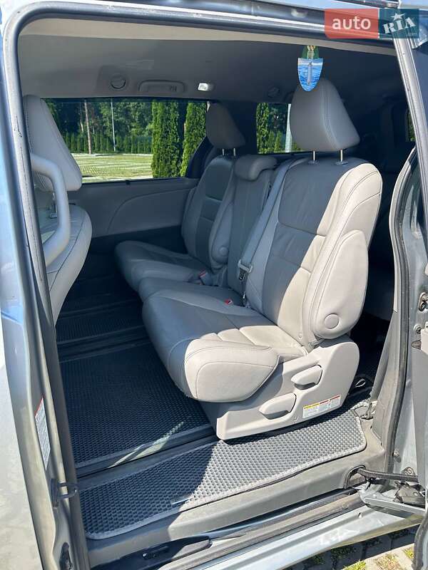 Мінівен Toyota Sienna 2016 в Харкові фото 8 Мінівен Toyota Sienna 2016 в Харкові