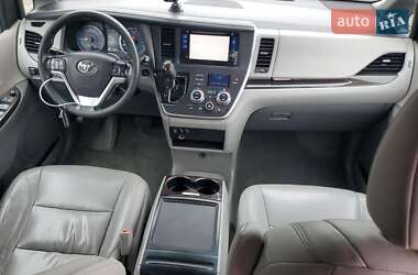 Минивэн Toyota Sienna 2015 в 