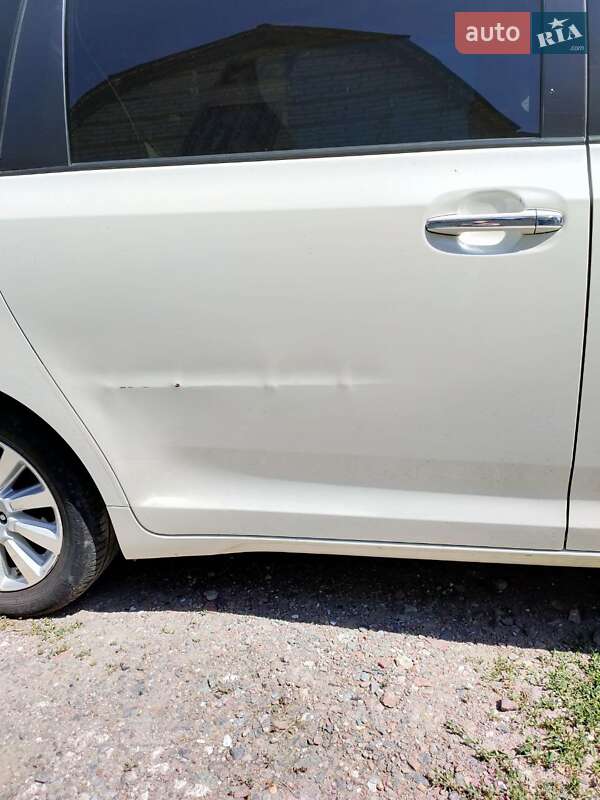 Мінівен Toyota Sienna 2013 в Дніпрі