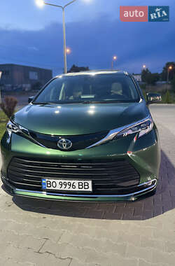 Мінівен Toyota Sienna 2021 в Тернополі