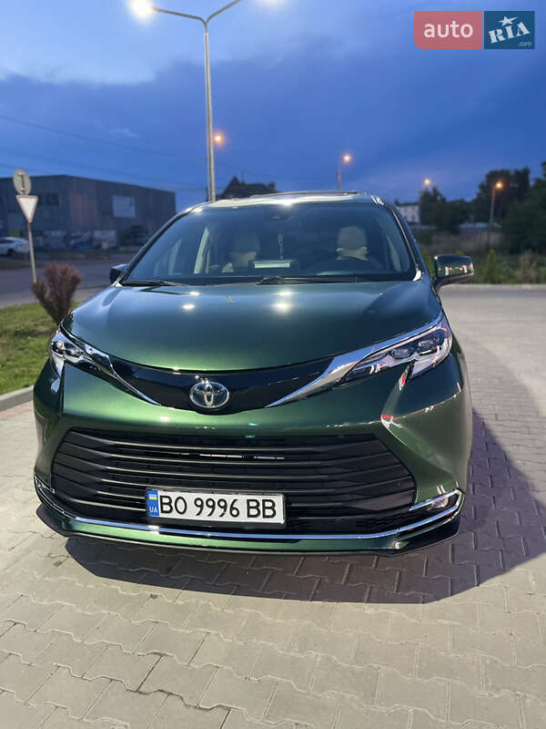 Минивэн Toyota Sienna 2021 в Тернополе