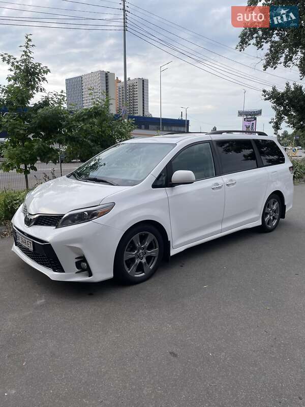Toyota Sienna 2018