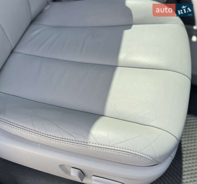Мінівен Toyota Sienna 2013 в Одесі