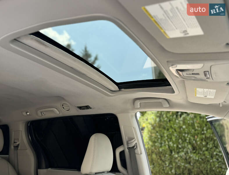 Мінівен Toyota Sienna 2013 в Одесі