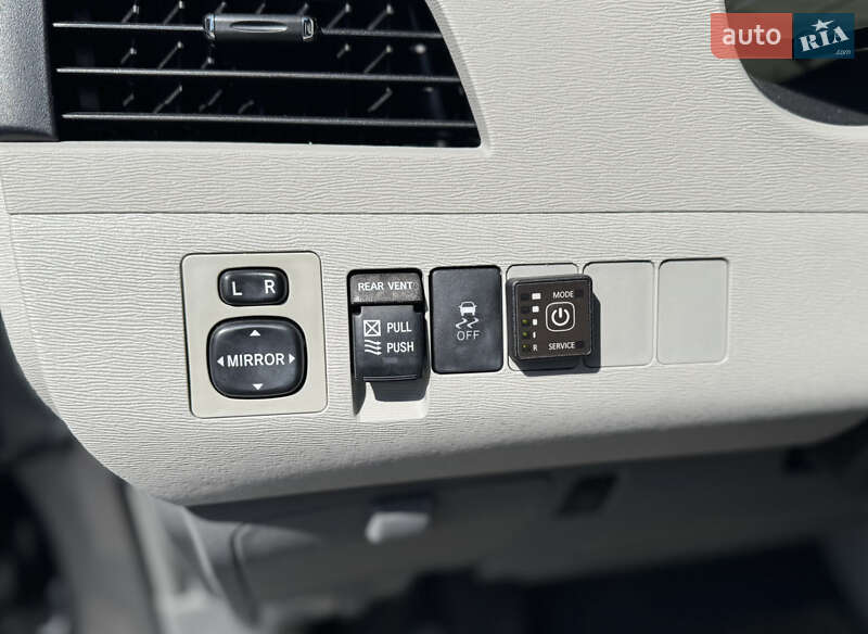 Мінівен Toyota Sienna 2013 в Одесі