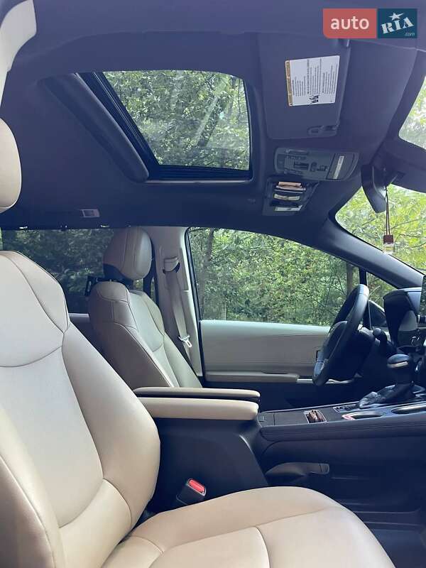 Минивэн Toyota Sienna 2021 в Львове