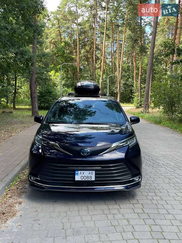Минивэн Toyota Sienna 2021 в Львове