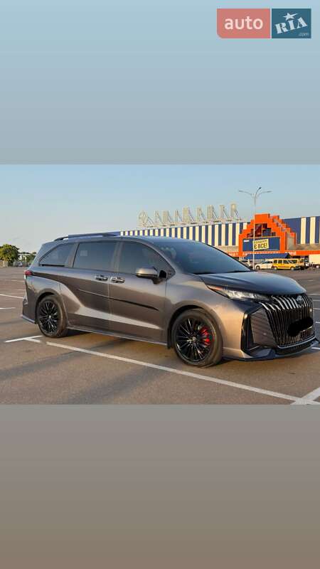 Мінівен Toyota Sienna 2022 в Одесі