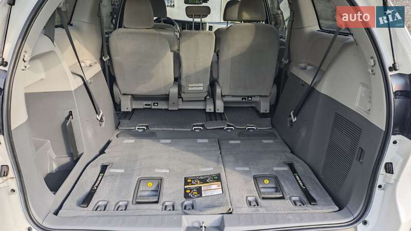 Мінівен Toyota Sienna 2019 в Тернополі