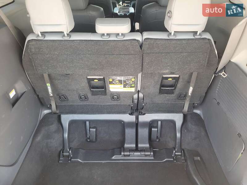 Мінівен Toyota Sienna 2022 в Києві