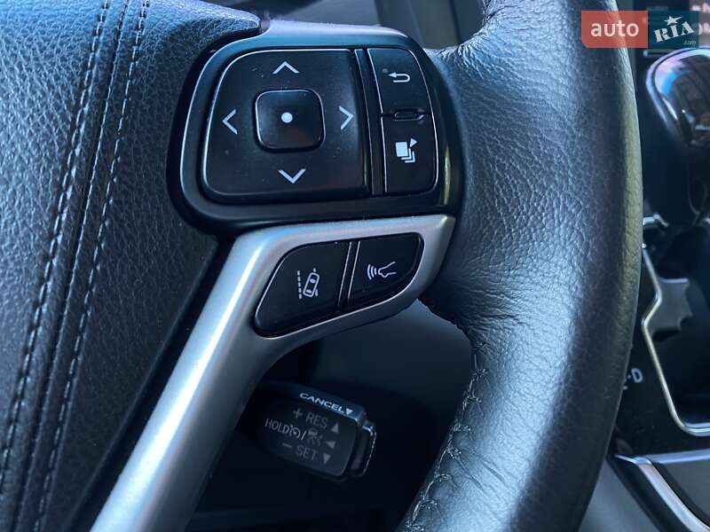 Минивэн Toyota Sienna 2018 в Киеве фото 9 Минивэн Toyota Sienna 2018 в Киеве