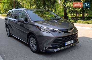 Минивэн Toyota Sienna 2023 в Белой Церкви