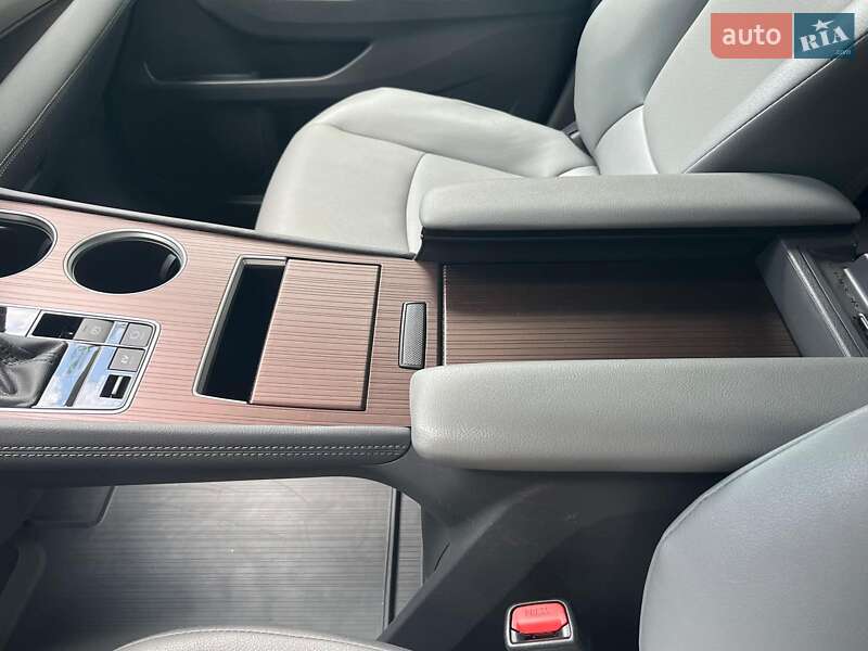 Мінівен Toyota Sienna 2023 в Києві