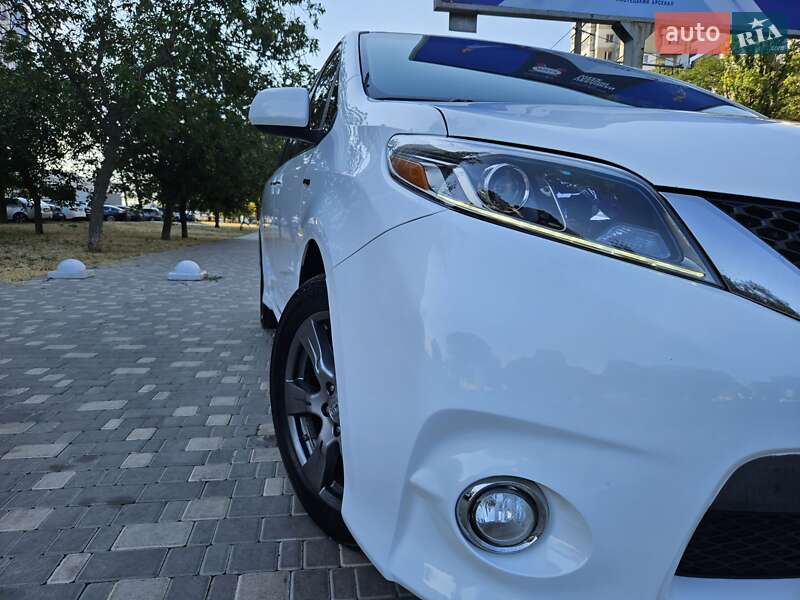 Минивэн Toyota Sienna 2016 в Одессе фото 5 Минивэн Toyota Sienna 2016 в Одессе