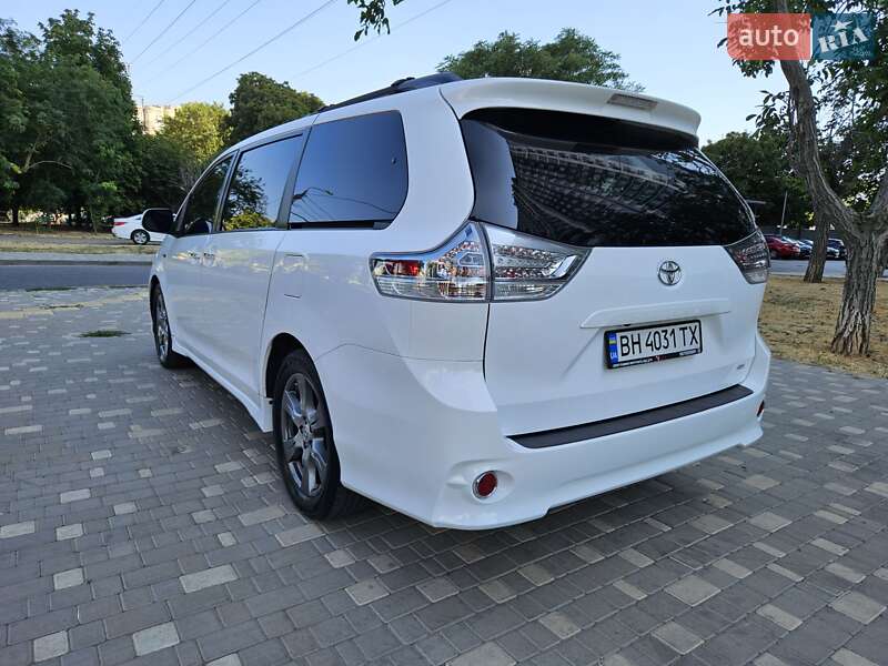 Минивэн Toyota Sienna 2016 в Одессе фото 19 Минивэн Toyota Sienna 2016 в Одессе