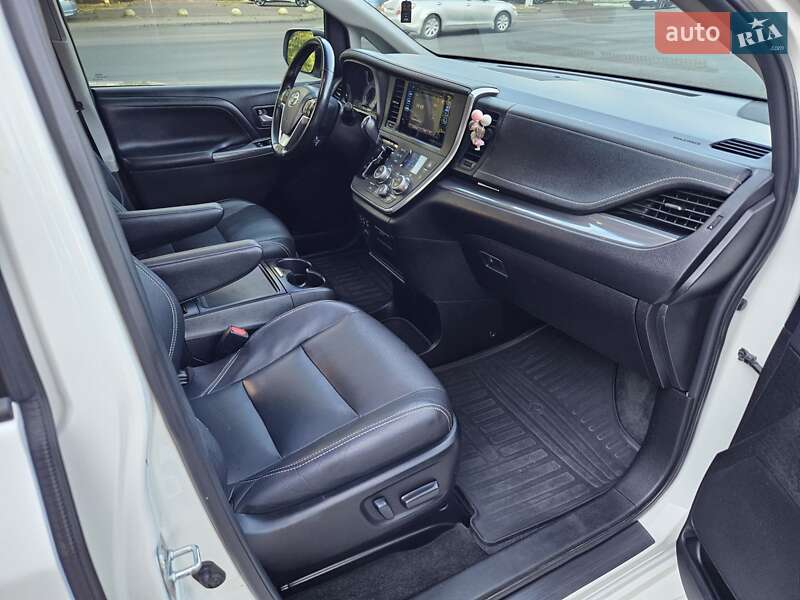 Минивэн Toyota Sienna 2016 в Одессе фото 38 Минивэн Toyota Sienna 2016 в Одессе