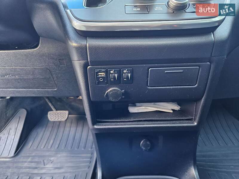 Минивэн Toyota Sienna 2016 в Одессе фото 52 Минивэн Toyota Sienna 2016 в Одессе
