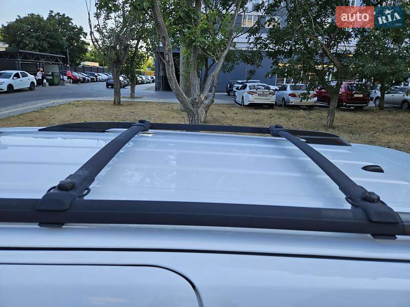 Минивэн Toyota Sienna 2016 в Одессе фото 21 Минивэн Toyota Sienna 2016 в Одессе