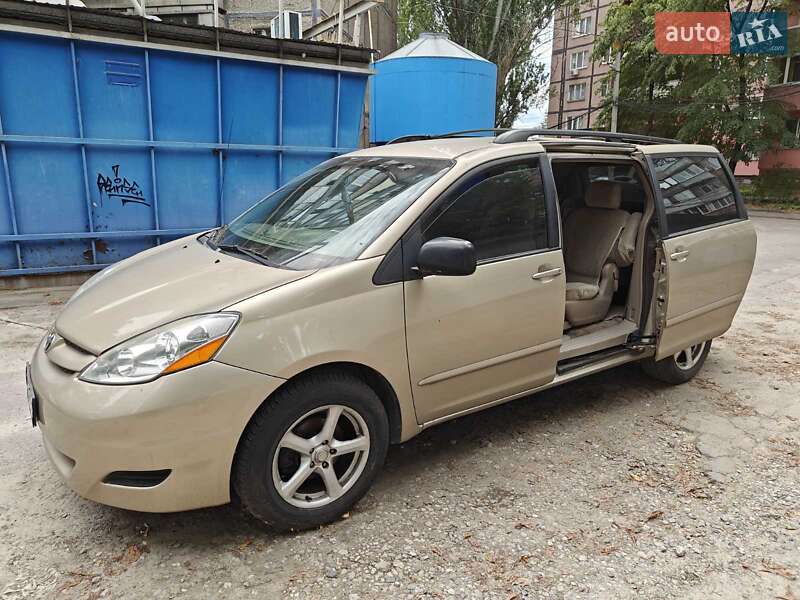 Минивэн Toyota Sienna 2006 в Днепре