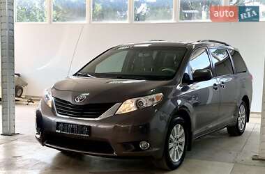 Мінівен Toyota Sienna 2013 в Тернополі