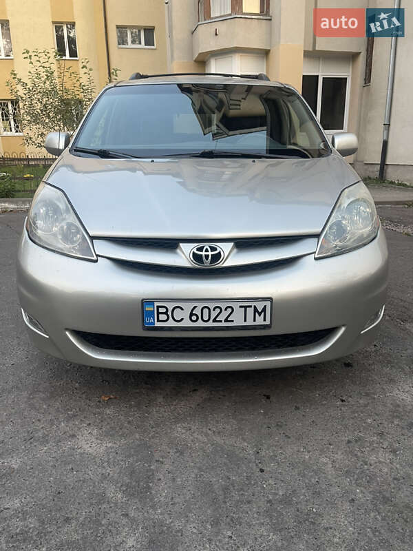 Мінівен Toyota Sienna 2006 в Львові