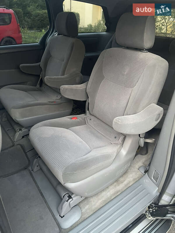 Мінівен Toyota Sienna 2006 в Львові
